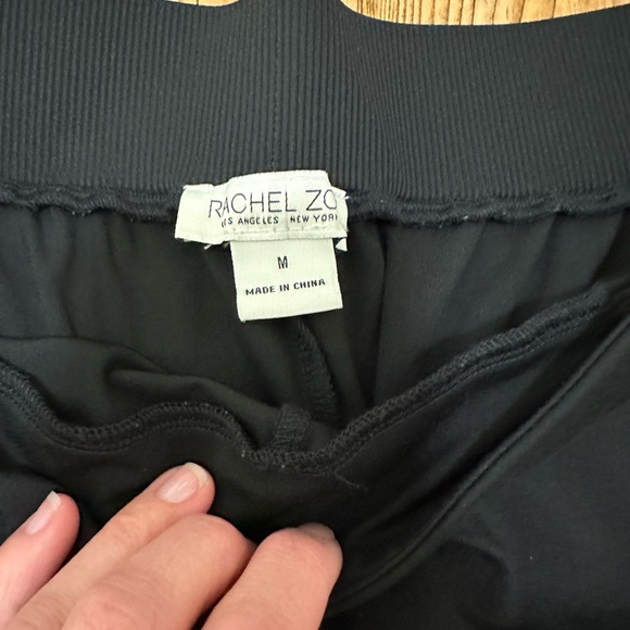 Like New Classic Black Women's Shorts sz medium - Picture 2 of 4